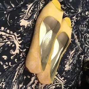 COPY - Yellow flats